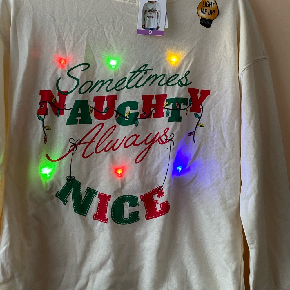 NWT Women’s Light Up “Ugly Christmas Sweater” Size Small - Picture 6 of 7